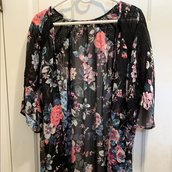 Express Other - EXPRESS Women’s XS Floral Lace Kimono